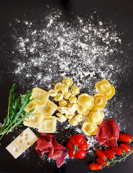 Italské Ravioli se zeleninou a sýrem — Stock fotografie