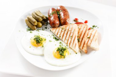 Yumurtalı kahvaltı.