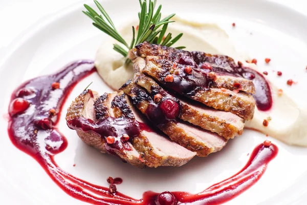 Duck breast with mashed potato — Stock Photo, Image