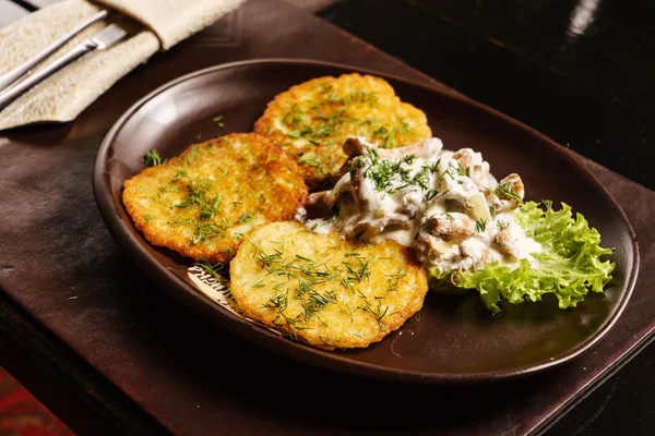 Tortitas de patata con setas — Foto de Stock