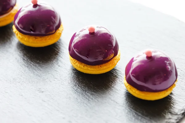 Fransız yaban mersinli pasta