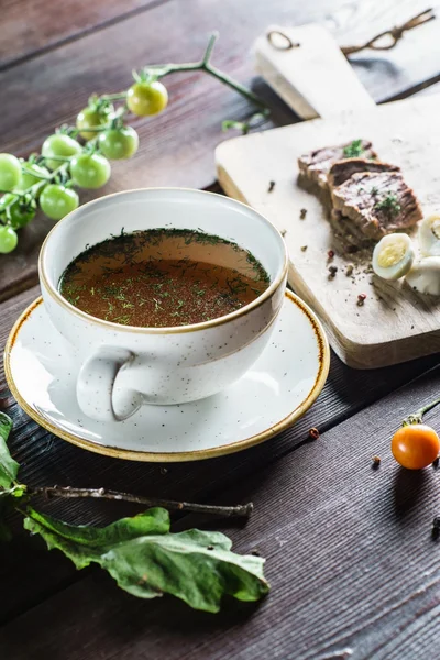 Yumurta Kupası ile et suyu