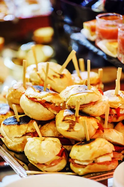 Konuklar için gıda catering