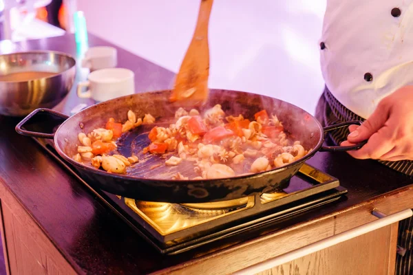 Paella chef making — Foto Stock