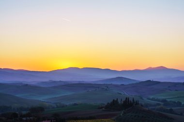 Tuscany günbatımı manzara