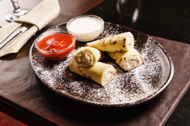 reçelli kahvaltı krep