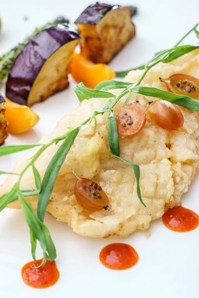 Fried calamari on plate — Stock Photo, Image