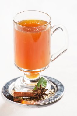 Baharatlı çay beyaz