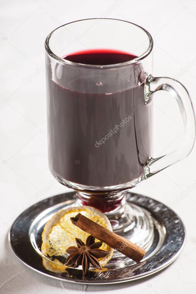 mulled wine with lemon and cinnamon