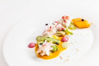 plaka üzerinde lezzetli yemekler