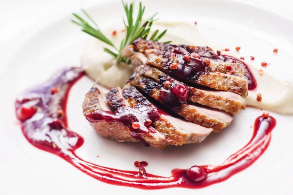 Duck breast with mashed potato — Stock Photo, Image