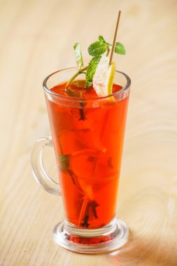 lezzetli kokteyl limon ile