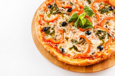 beyaz üzerine lezzetli pizza