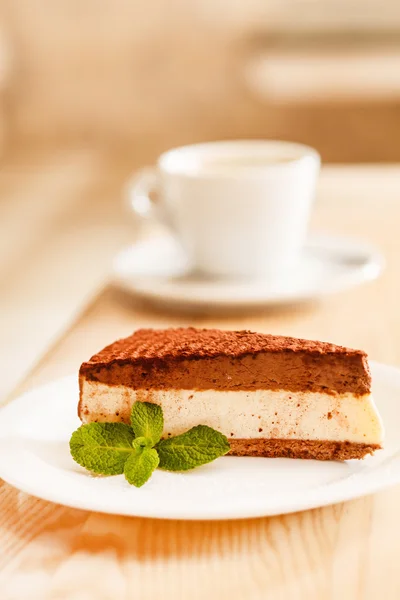 Süßer Schokoladenkuchen und Kaffee — Stockfoto