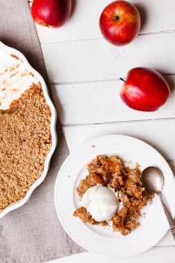 Elmalı dondurma ve dondurma.