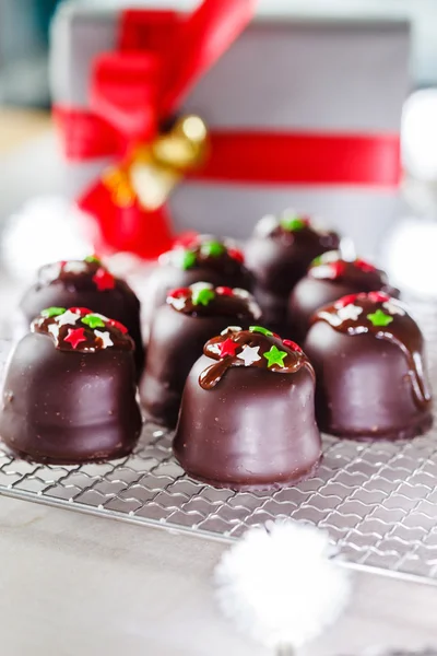 Різдвяний шоколадний десерт з зірками — стокове фото