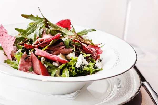 Salade à la betterave et roquette — Photo