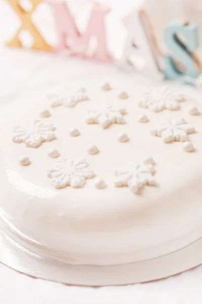 White Christmas cake — Stock Photo, Image