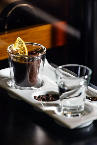Su ile sıcak çikolata — Stok fotoğraf