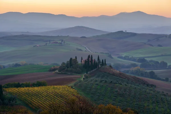 Paisaje del atardecer en Toscana — Foto de Stock