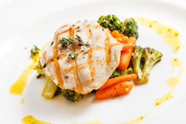 Sebzeli ızgara balık