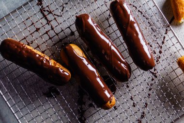 tatlı çikolata eklerleri