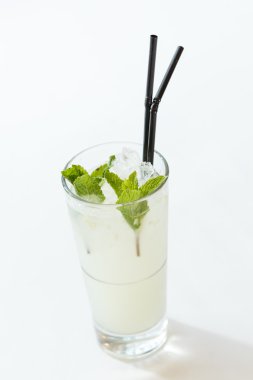 Yaz ile nane kokteyli