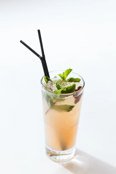 Zomer cocktail met munt — Stockfoto