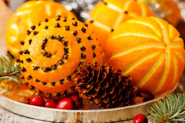 Weihnachtsdekoration Orangen — Stockfoto