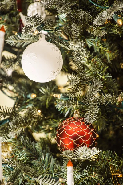 Weihnachtsbaumkugeln — Stockfoto