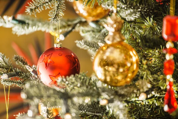 Decoraciones del árbol de Navidad — Foto de Stock