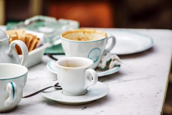 Tazas de café en la cafetería —  Fotos de Stock