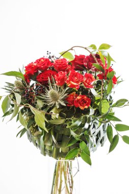 sepet içinde güzel buket