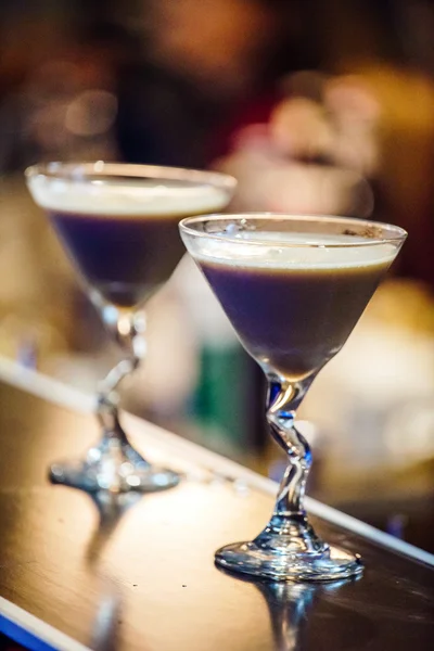 Αλκοόλ κοκτέιλ στο μπαρ — Φωτογραφία Αρχείου