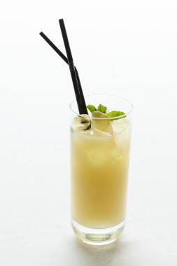 Alkollü yaz kokteyl