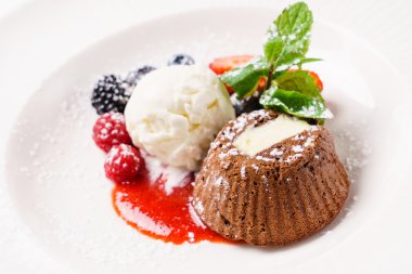 Lezzetli Yılbaşı pastası