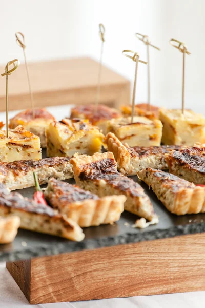 Comida de catering en la mesa — Foto de Stock