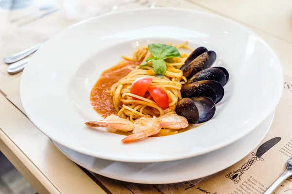 Delicious seafood pasta — Stock Photo, Image