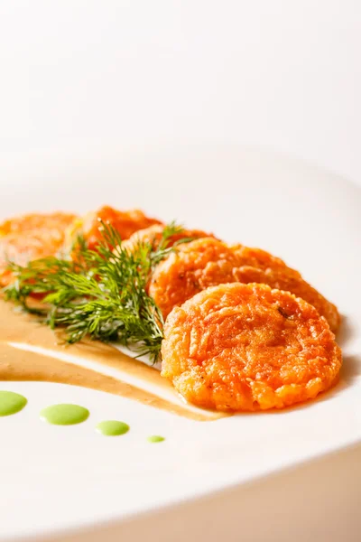 Aperitivo de pedaços com verduras — Fotografia de Stock