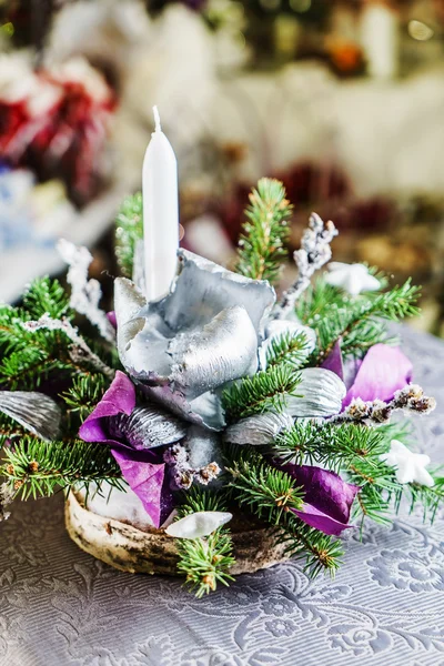 Decorações de Natal com vela — Fotografia de Stock