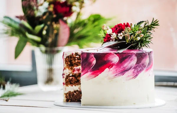 Sweet wedding cake — Stock Photo, Image