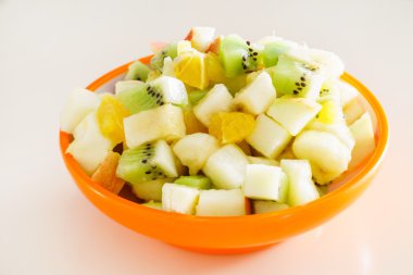 tabak içinde meyve salatası