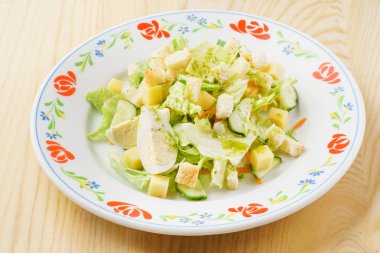 lezzetli Sezar salatası