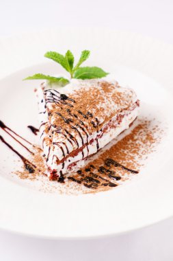 Tabakta tiramisu keki