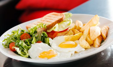 Sahanda yumurta ile lezzetli breakfast