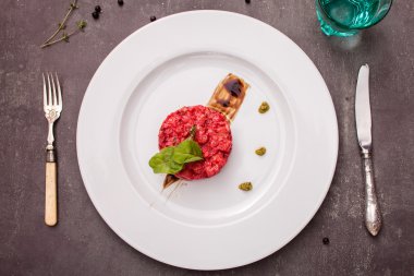 Pancar ile Somon tartar