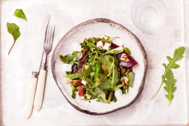 Pancar salatası peynir ile