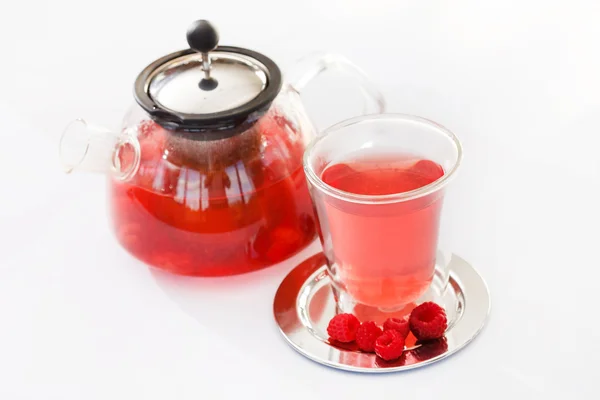 Konvice s čajem a pohár — Stock fotografie