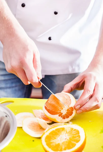 Chef professionnel au travail — Photo