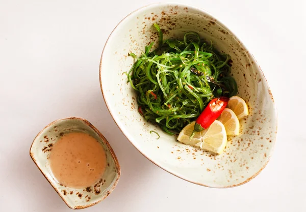 Cozinha japonesa com molho — Fotografia de Stock